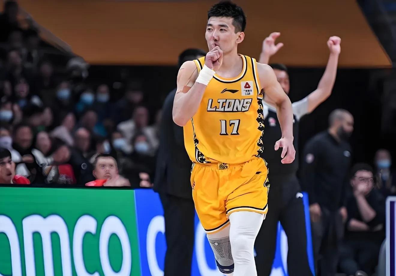 CBA常规赛赛程吃紧，瓦伦西亚集结日调整名单，质疑声仍在，资深球员宣示担当的简单介绍